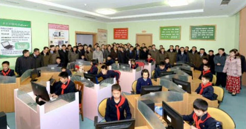 朝鲜核试科学家出游 十万人民送行