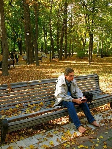 男子10年前爱上光脚走路从此成&ldquo;赤脚大仙&rdquo;（图）