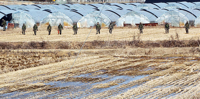 朝鲜向韩放飞定时爆炸气球撒传单