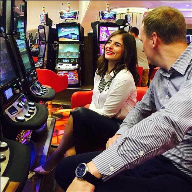 俄远东赌场吸引大批中日韩游客 美女如云