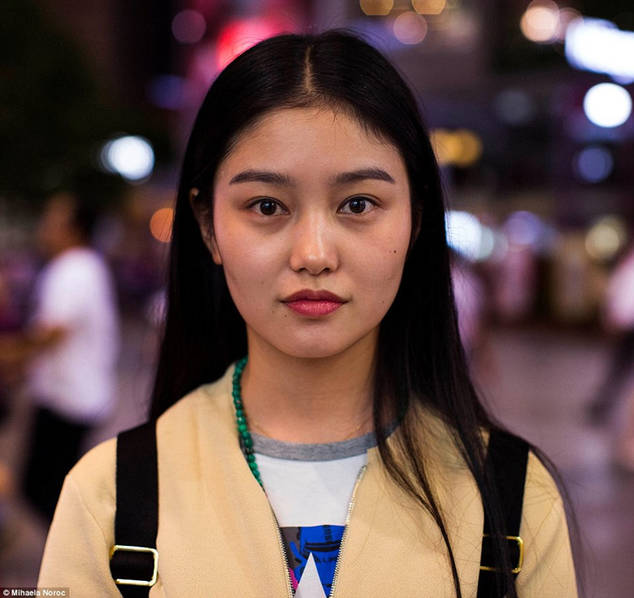 摄影师拍摄各国美女 成都姑娘好惊艳