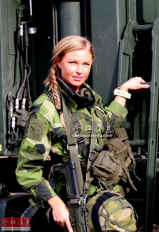 金发碧眼俏娇娃 北欧女兵咋那么漂亮