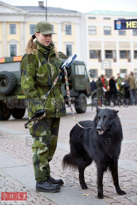 金发碧眼俏娇娃 北欧女兵咋那么漂亮