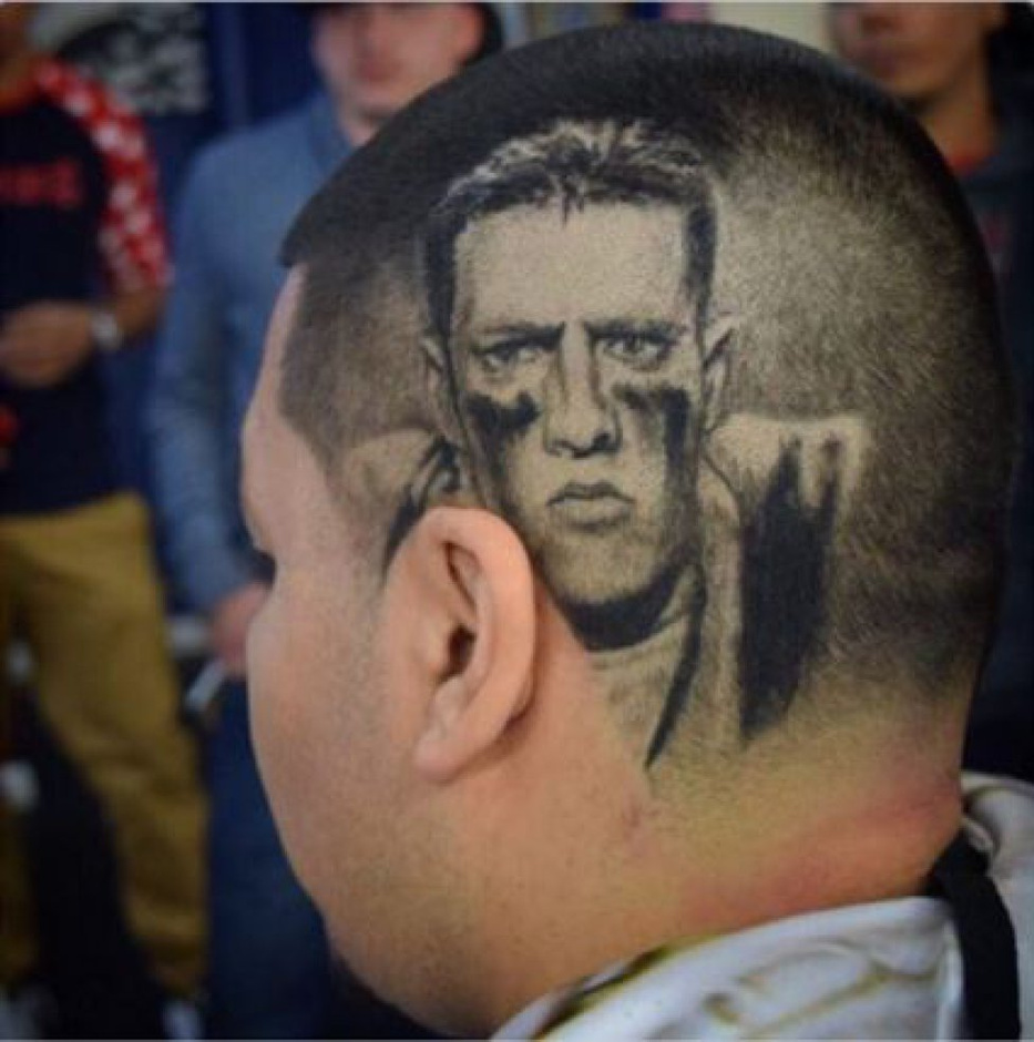 真爱粉！球迷发型追星 C罗梅西传神李小龙霸气(组图)