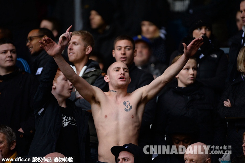 有种不怕冷的耐寒生物叫&ldquo;球迷&rdquo;