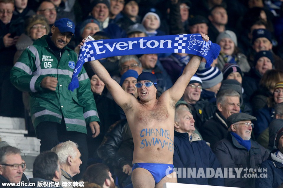 有种不怕冷的耐寒生物叫&ldquo;球迷&rdquo;