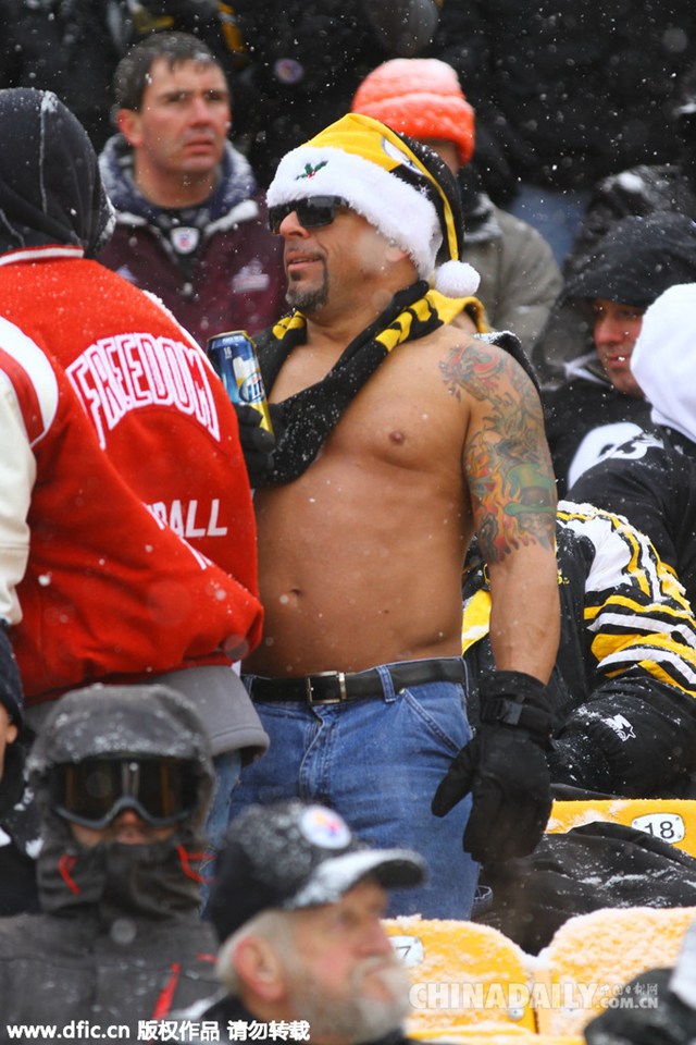 有种不怕冷的耐寒生物叫&ldquo;球迷&rdquo;