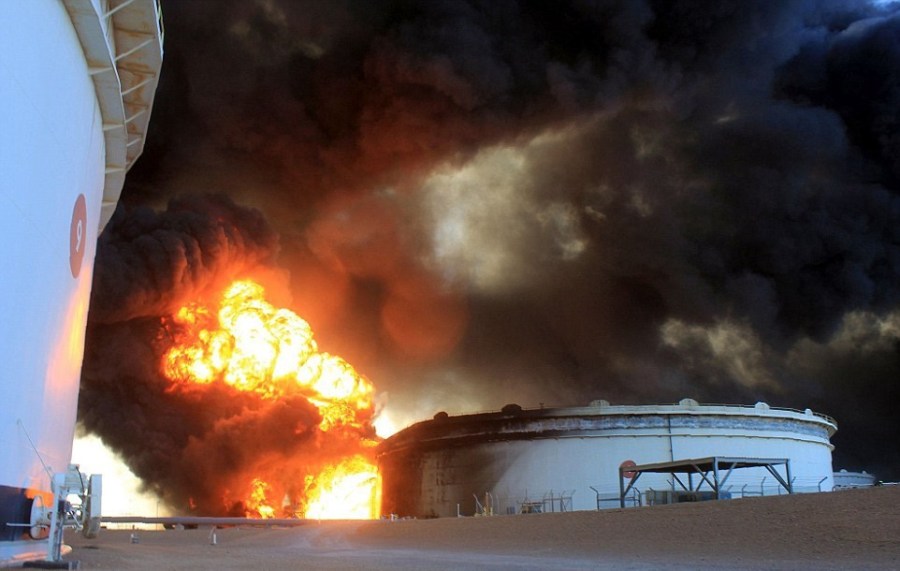 IS袭击利比亚北部石油设施 300万桶石油被毁