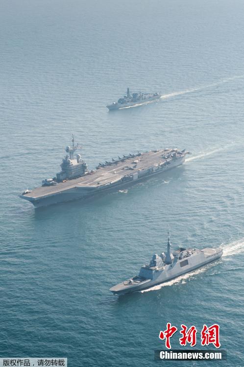 法国公布&ldquo;戴高乐号&rdquo;航母参与打击极端组织照片