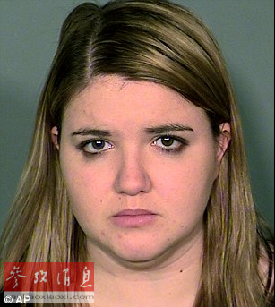 美国女教师与学生发生关系 短信中以母子相称