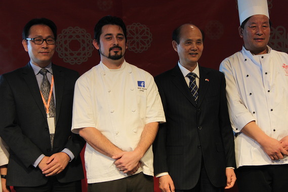 用食物传递友谊和中国文化