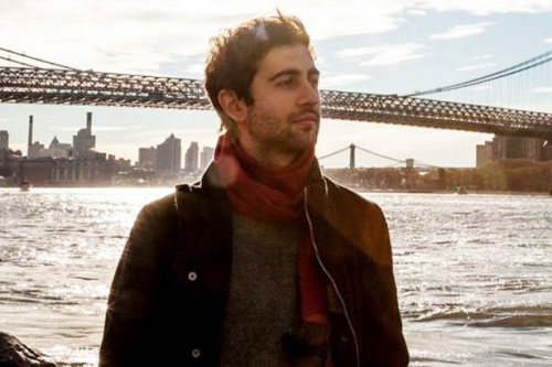 假戏险成真：男子演上吊自杀戏　险被绳索勒死（图）