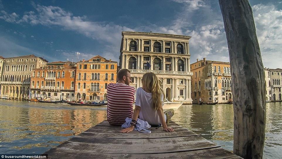 波兰情侣改造旧车穷游天下 每天只花50元