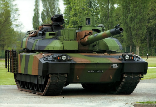 法国拟装备225辆升级型勒克莱尔坦克或因担忧俄