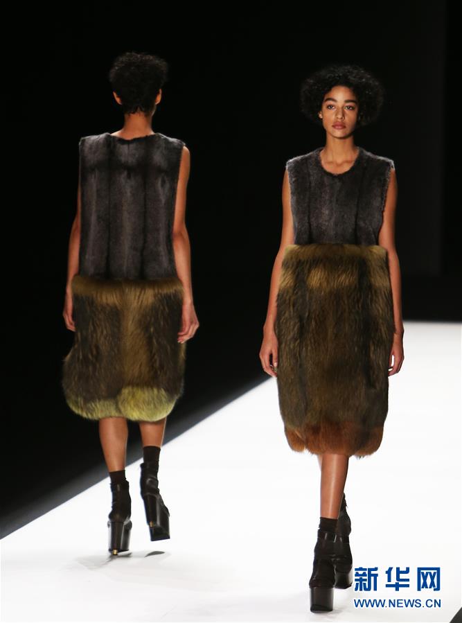 （国际）（5）VERA WANG品牌时装亮相纽约时装周