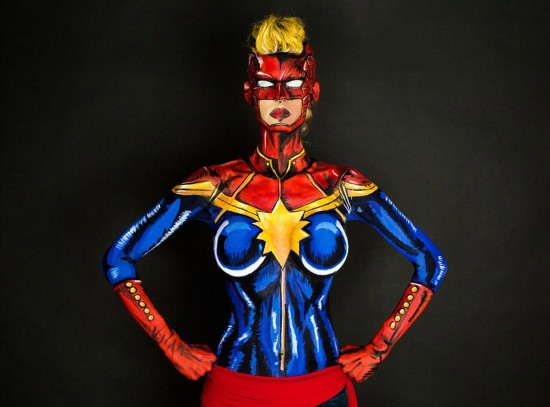 加拿大艺术家秀人体彩绘绝技 变身漫画人物(高