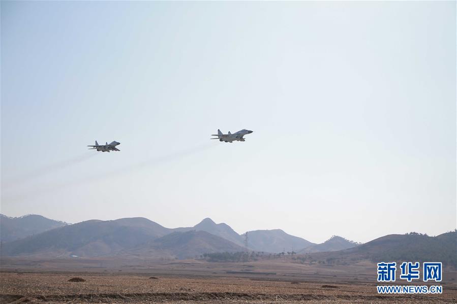 （国际）（2）金正恩观摩朝鲜人民军战斗飞行员训练