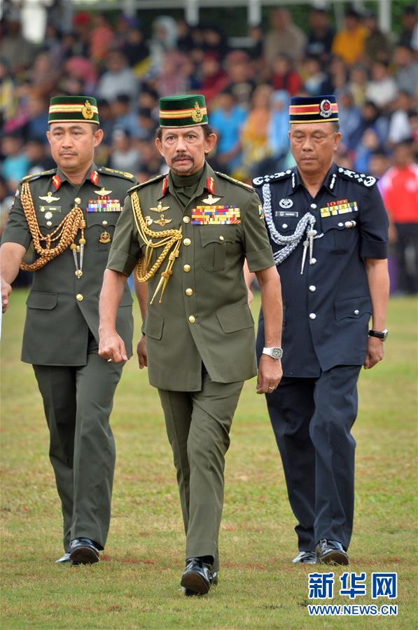 （国际）（3）文莱举行阅兵游行活动庆祝国庆32周年