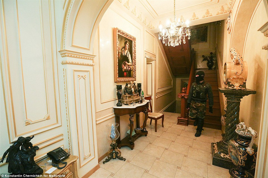 豪宅變破屋：烏克蘭前總檢察長私邸今昔對比照