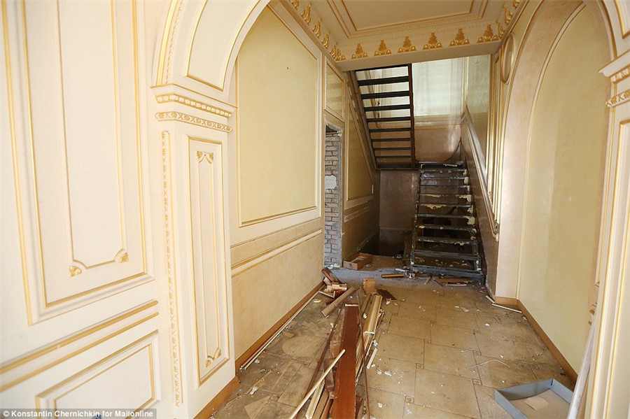 豪宅變破屋：烏克蘭前總檢察長私邸今昔對比照