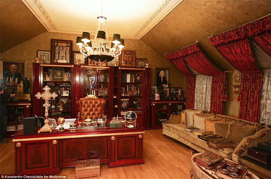 豪宅變破屋：烏克蘭前總檢察長私邸今昔對比照