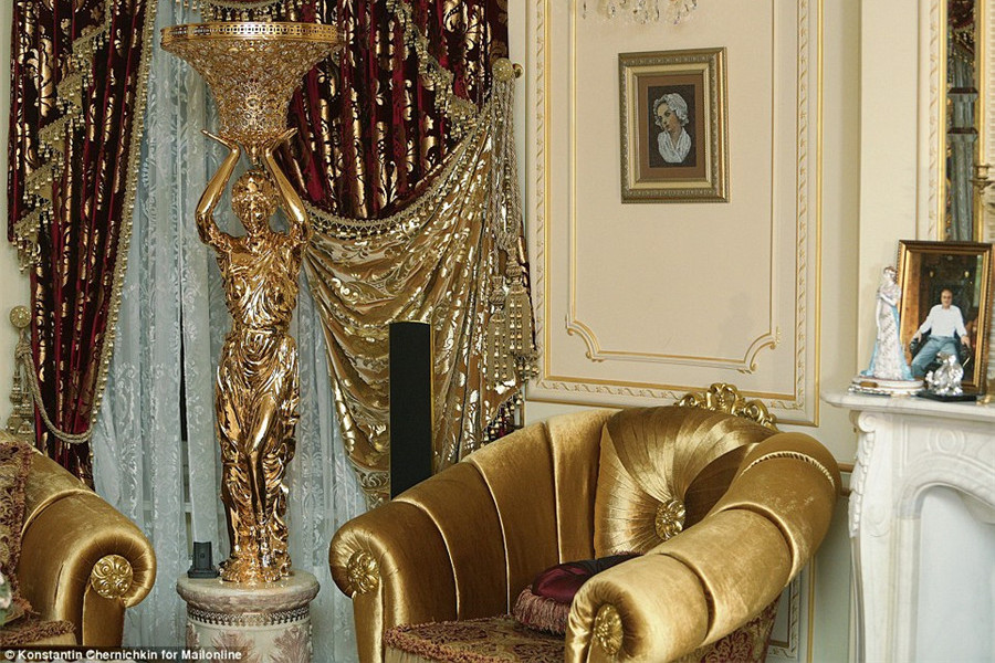 豪宅變破屋：烏克蘭前總檢察長私邸今昔對比照