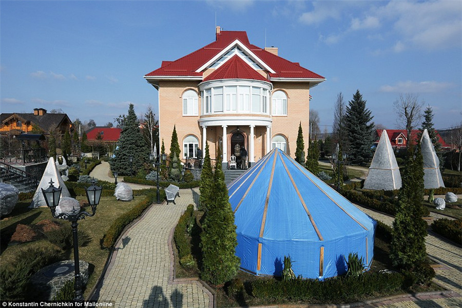 豪宅變破屋：烏克蘭前總檢察長私邸今昔對比照