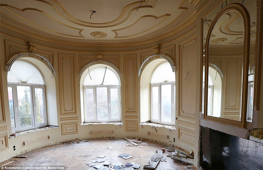 豪宅變破屋：烏克蘭前總檢察長私邸今昔對比照