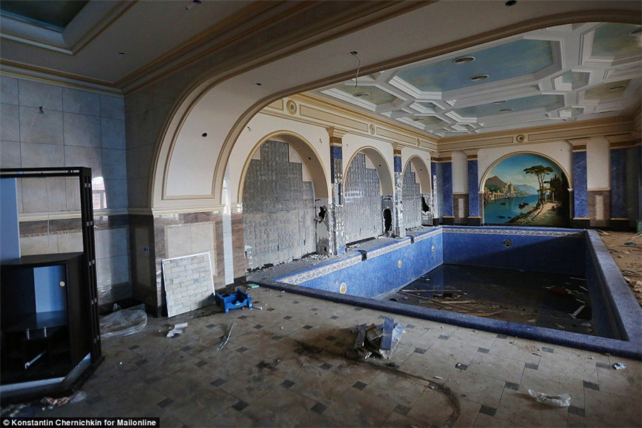 豪宅變破屋：烏克蘭前總檢察長私邸今昔對比照