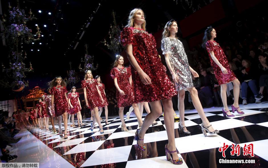 意大利米兰时装周上演&ldquo;童话公主&rdquo;