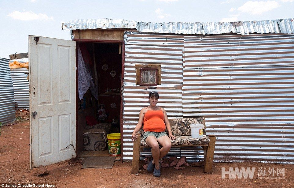 南非种族歧颠倒：贫民窟里的白人越发悲剧