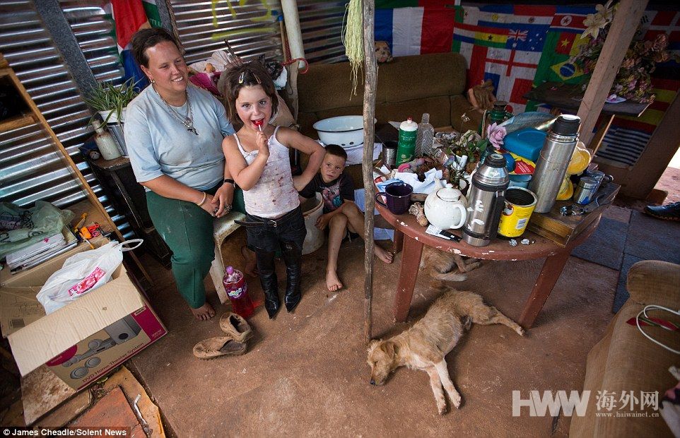 南非种族歧颠倒：贫民窟里的白人越发悲剧