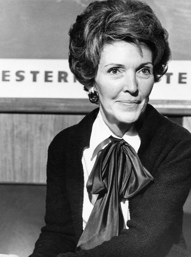 美国前第一夫人南希里根去世 图集展示其一生