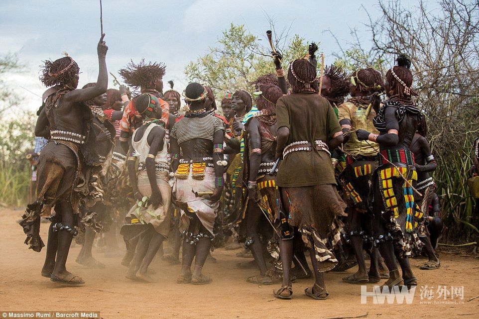 奥莫山谷原始部落:赤身裸体 远离文明