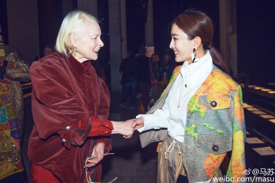 中国女星赴巴黎时装周 身披靓衣秀国际范儿