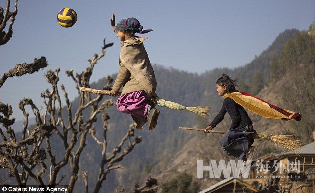 印度摄影师山村支教 悬浮摄影重现&ldquo;魁地奇&rdquo;