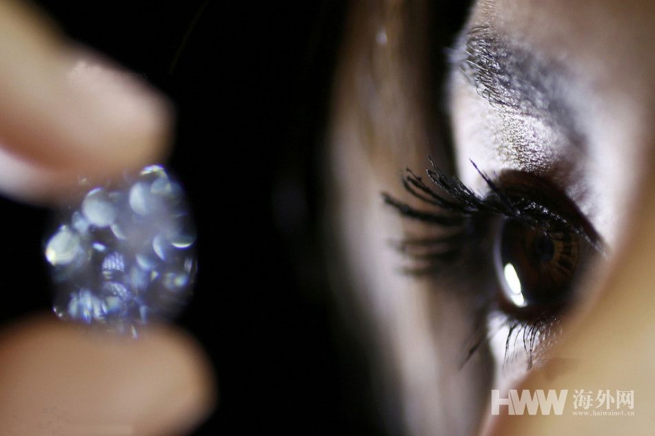 10.1克拉最大椭圆形鲜彩蓝钻将亮相香港