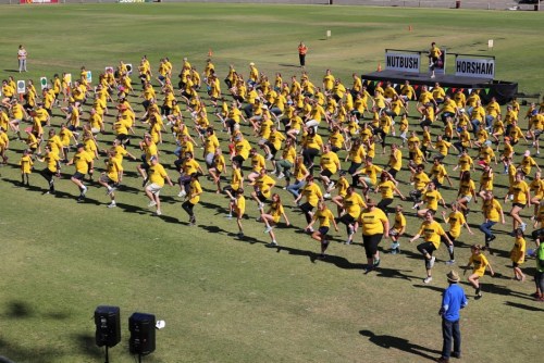 245人集体跳美式&ldquo;广场舞&rdquo;成功打破世界纪录