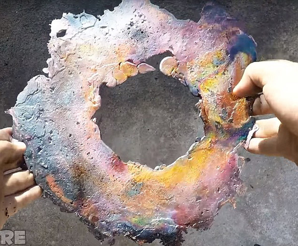 麦当劳巨无霸汉堡遇高温熔铜不变形