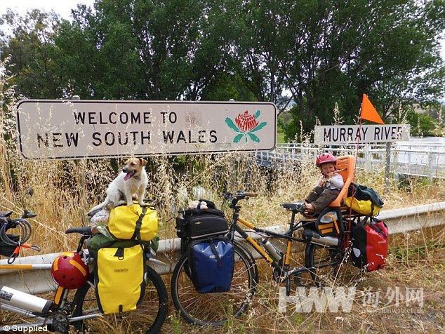 夫妇带全家骑行14个月 并像贝爷一样环保觅食