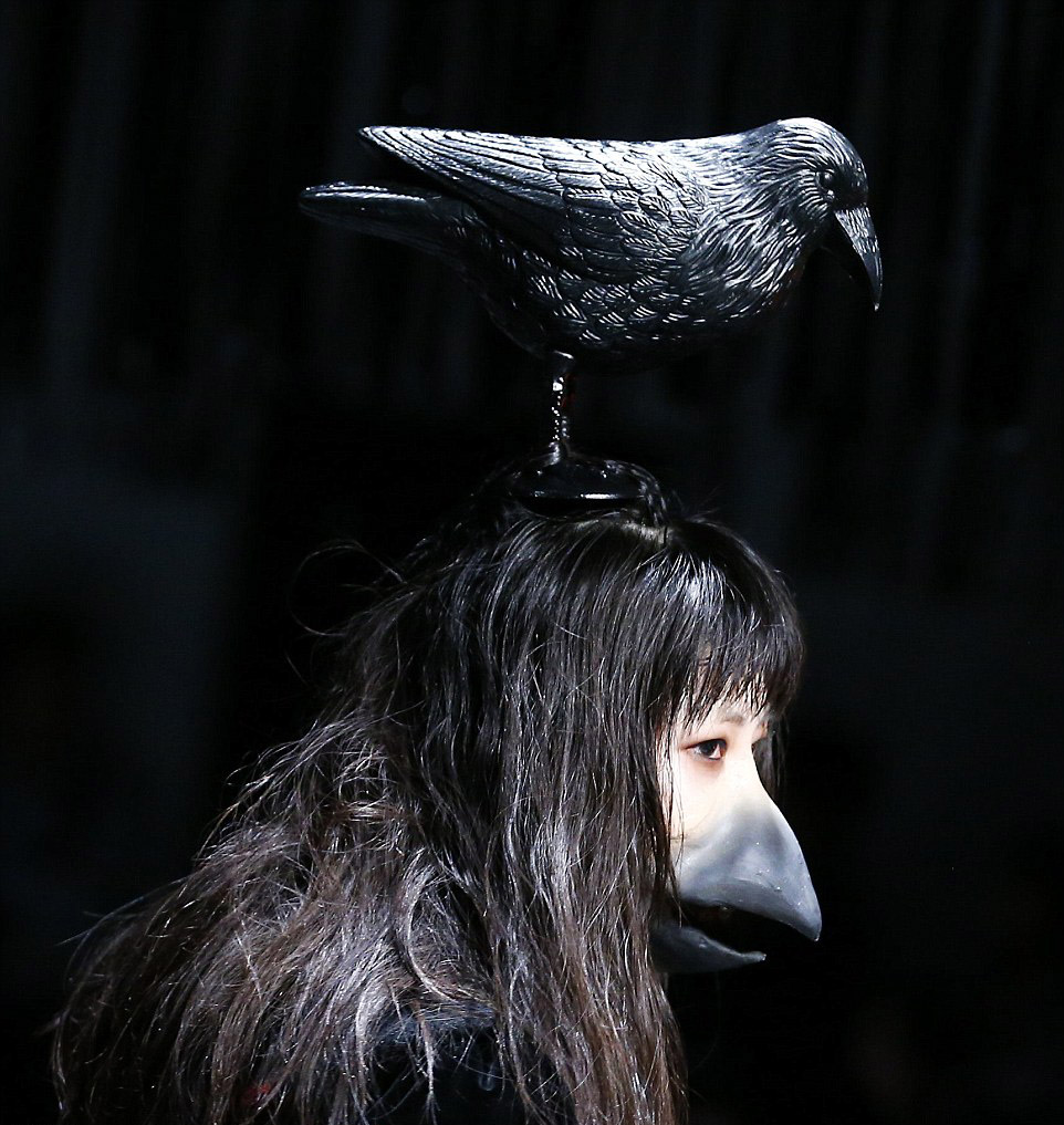 凡人不懂时尚:东京时装周惊现&ldquo;变异模特&rdquo;