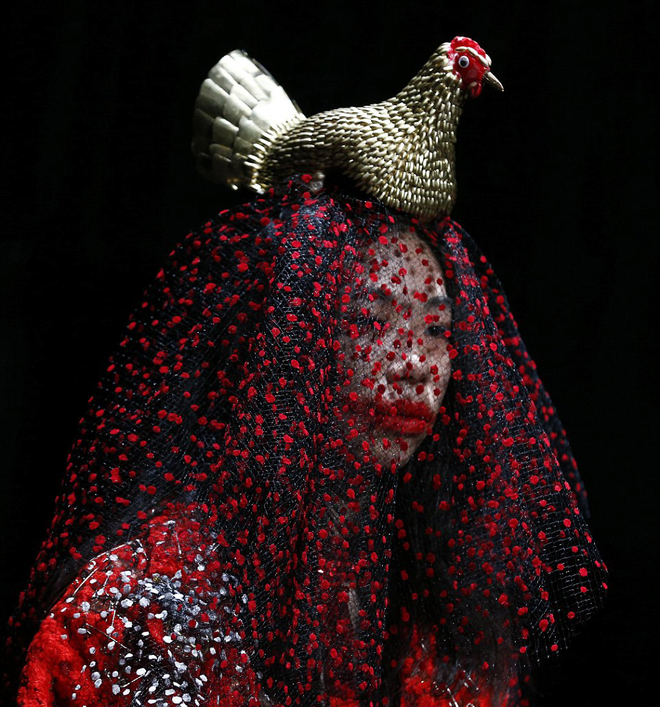 凡人不懂时尚:东京时装周惊现&ldquo;变异模特&rdquo;