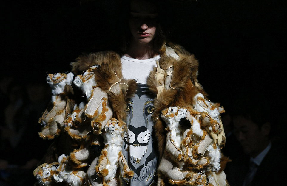 凡人不懂时尚:东京时装周惊现&ldquo;变异模特&rdquo;