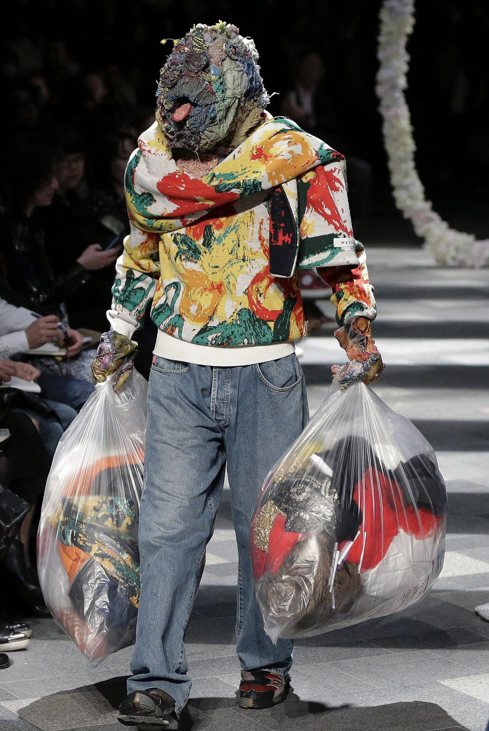 凡人不懂时尚:东京时装周惊现&ldquo;变异模特&rdquo;