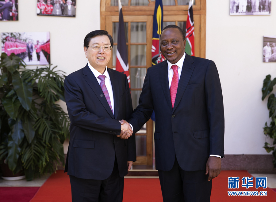 3月23日至26日,全国人大常委会委员长张德江对肯尼亚进行正式友好访问。这是3月24日,张德江在肯尼亚首都内罗毕会见肯尼亚总统肯雅塔。 新华社记者马占成摄 3月23日至26日,全国人大常委会委员长张德江对肯尼亚进行正式友好访问。这是3月24日,张德江在肯尼亚首都内罗毕会见肯尼亚总统肯雅塔。 新华社记者马占成摄