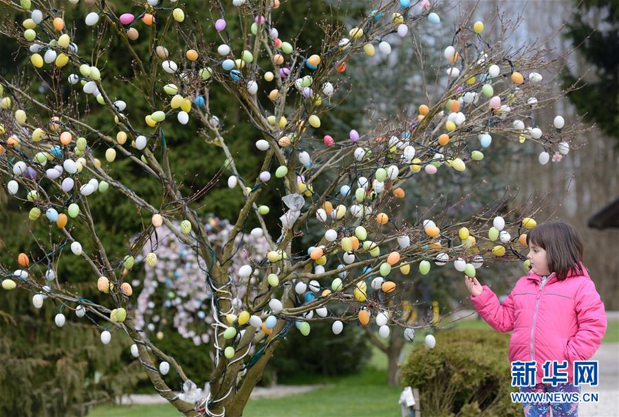 （国际）（2）克罗地亚农庄万盏彩灯庆祝复活节