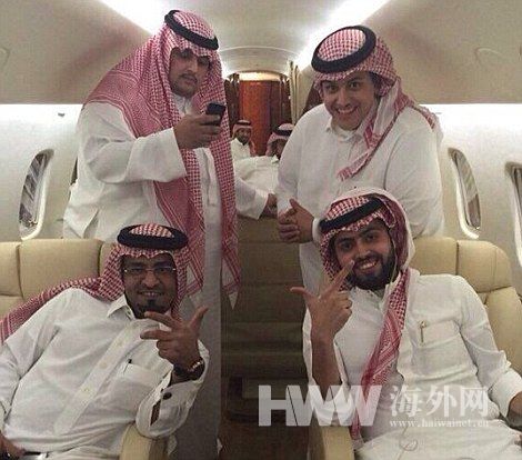 沙特土豪街头晒豪车 奢华炫富无上限