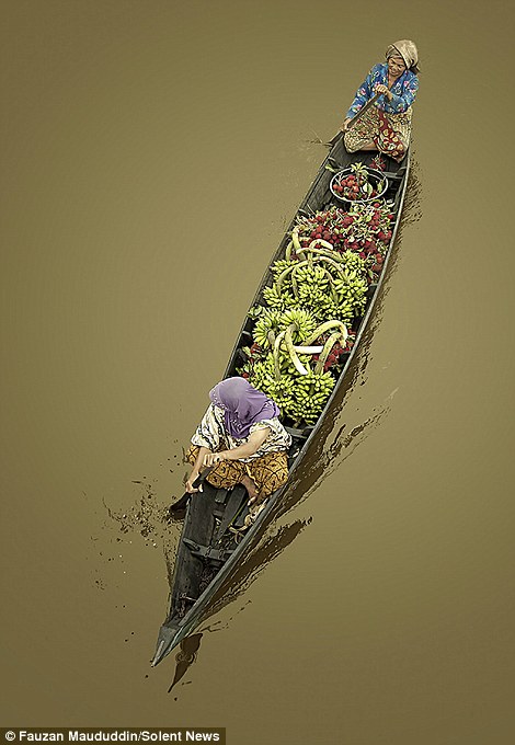 魅力独木舟：印尼水上市场风情无限