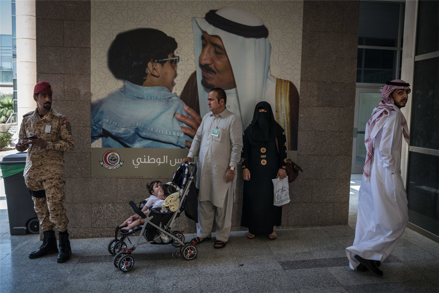 改变人生的手术：巴基斯坦连体姐妹的分离和新生