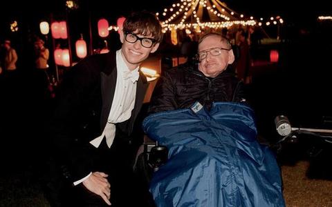 著名物理学家霍金开微博 网友集体膜拜